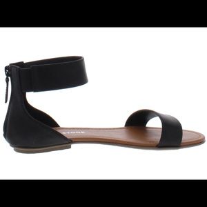 Sun + Stone Kelley Black Leather Strap Sandals Size 7M NIB